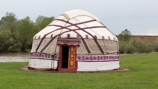 Отдых в юрте с пользованием беседкой от комплекса Dikaya Zemlya