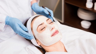 Чистка, пилинг, карбокситерапия или массаж лица в салоне красоты «Ваниль»