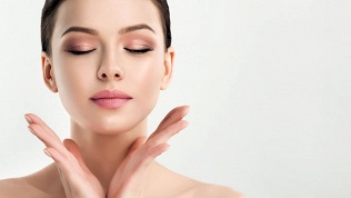 Массаж, чистка или пилинг лица в салоне красоты «Красиvo и точка»