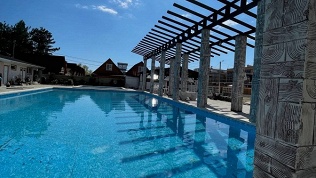 Отдых в домике с посещением бассейна в комплексе «Морская дача „Арабеска“»