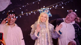 Спектакль «Дед Мороз и Снегурочка в сказке о дружбе Тигрёнка и Медвежонка»