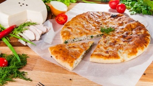 Пицца и осетинские пироги