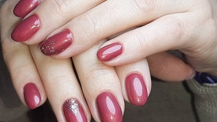 Маникюр и педикюр