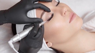 Перманентный макияж бровей, век или губ в студии Patistudio