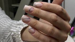 Маникюр и педикюр с покрытием гель-лаком в студии Beauty Relax