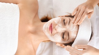 Чистка, пилинг или массаж лица в салоне красоты Nikol