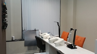 Маникюр и педикюр в студии GoFox