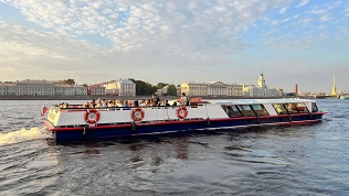 Прогулка на теплоходе от компании «Смольнинское пароходство»