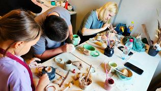 Мастер-класс на гончарном круге в школе керамики «Дом Совы»