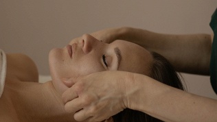 Чистка, пилинг, массаж и процедура «Indiba лица» в студии «Свет Бьюти»