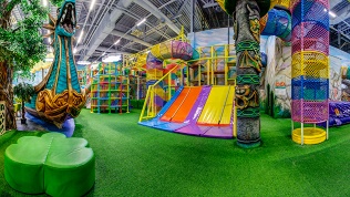 Праздник в банкетной комнате в ТРЦ «Лето» в парке развлечений Joki Joya