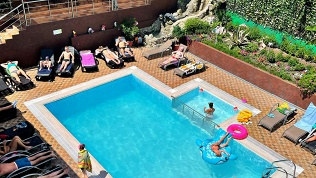 Отдых в Адлере в отеле «Азалия-Мимоза»