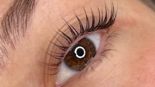 Оформление, коррекция, ламинирование бровей и ресниц в студии «Шиза»