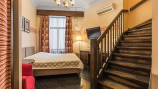 Аренда 2-этажных апартаментов в гостевом доме «Автор на Караванной»