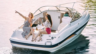 Прогулки на катере с капитаном от компании Sergio Kater SPb