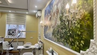 Маникюр и педикюр со снятием и покрытием в студии красоты La Maison Beauty