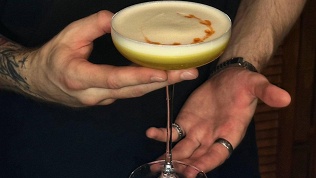 Всё меню и напитки в баре-рюмочной «Приезжий Петербуржец»