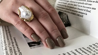 Маникюр и педикюр с покрытием гель-лаком в салоне Lady_bar