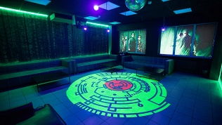 2 часа развлечений в VIP-комнате Matrix от киберклуба Escape Cyber Club