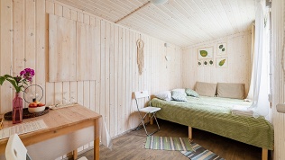 Проживание в уютных домиках или шатрах в глэмпинге «Дача» на р. Руза