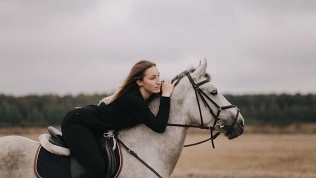 Прогулка на пони и лошадях до озера Донцо от конного клуба «Герой»