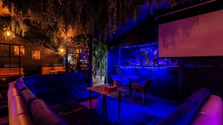 Всё меню и напитки в лаундж-баре «Мансарда»