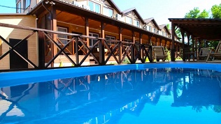 Отдых у моря с подогреваемым бассейном в апарт-отеле «Альпина хутор»