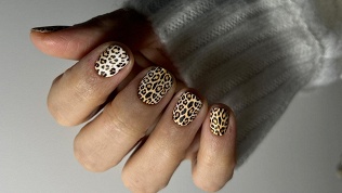 Маникюр и педикюр с покрытием в салоне красоты Radul Studio