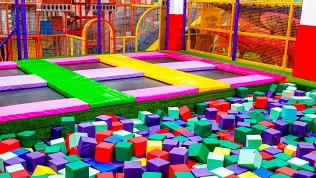 Праздник в банкетной комнате в ТРК «Эдельвейс» в парке Joki Joya