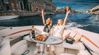 Прогулка на катере с капитаном от компании «Винд вояж»