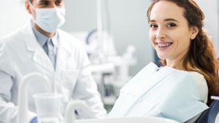 Установка брекет-системы в стоматологическом центре «Ортодонт-смайл»