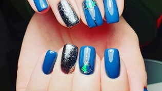 Маникюр и педикюр