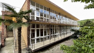 Отдых на берегу Черного моря с посещением бассейна в ГД «Алоиза»