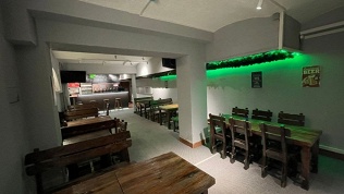 Меню и напитки в баре «Крафт» за полцены