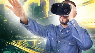 Игра в шлеме виртуальной реальности в клубе VR GO 10/30/60 в ТРЦ Go Park