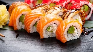 Сеты роллов от службы доставки «Лосось в квадрате»