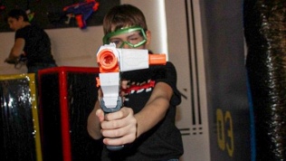 Игра с бластерами Nerf