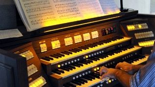 Билет на «Концерт при свечах. Шедевры киномузыки» 04.11.2025 в 19:00