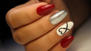 Маникюр и педикюр в сети салонов красоты «Флер»