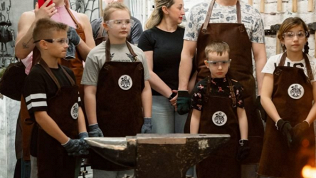 Билет на детскую экскурсию для группы из 5 человек в «Кузню на Неве»