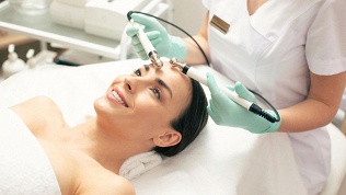 Микротоковая процедура в центре врачебной косметологии «Золотая линия»