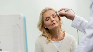 Консультация невролога с УЗДГ сосудов в медцентре «Физика»