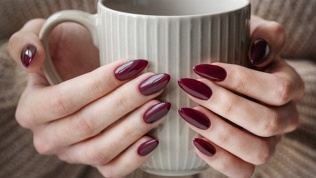 Маникюр и педикюр с покрытием гель-лаком от Эммы в салоне «Эstudio»