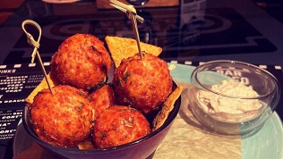 Паровые коктейли и напитки в баре Video Salon за полцены