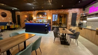 Меню и барная карта в кафе «Кир&Пич»