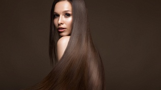 Стрижка, окрашивание или уход за волосами в студии Kosmos