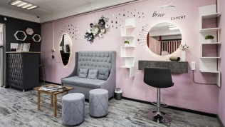 Мужская и женская стрижка, окрашивание волос или мелирование в салоне Zoe