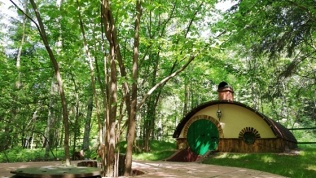 Экоотель Hobbitland