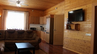 Проживание на берегу озера Янисъярви в туристическом комплексе «Арсенал»