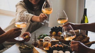 Дегустация напитков и сыров с сомелье в гастрономическом салоне «Гедонист»